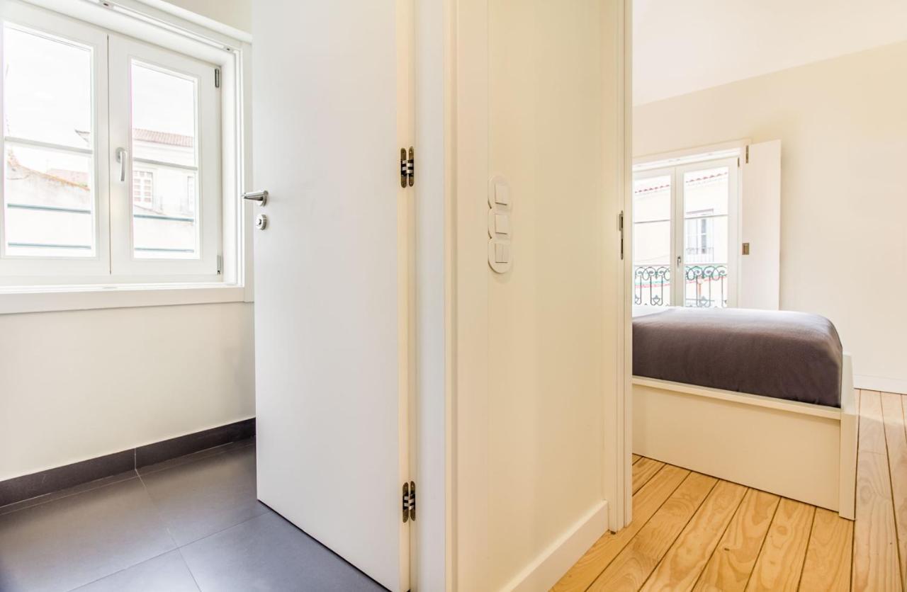 Design Apartment In Typical Alfama Lisbona Esterno foto